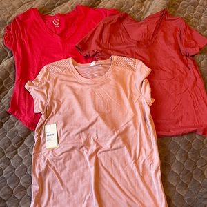 Women’s 3 pack shirt bundle Size Medium